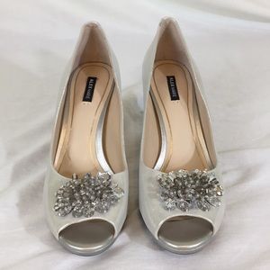 Alex Marie 8.5 Silver 3 1/4” Open Toe Pump Heels